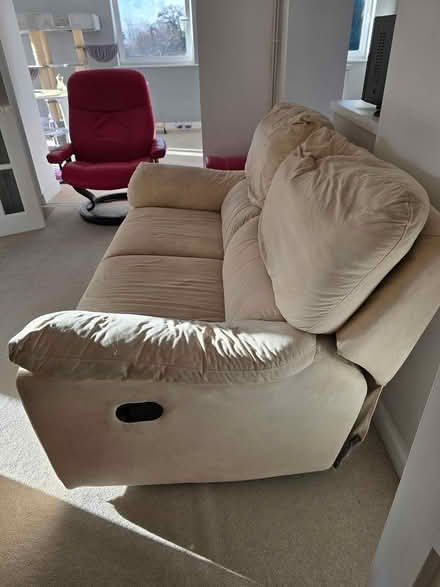 Photo of free 2-seater manual recliner (Sp7 8da) #4