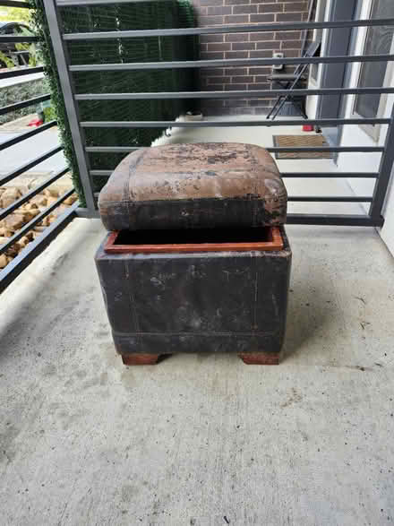 Photo of free Reupholster project? (76102) #1