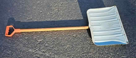 Photo of free Basic snow shovel (North Tinton Falls by Lincroft) #1