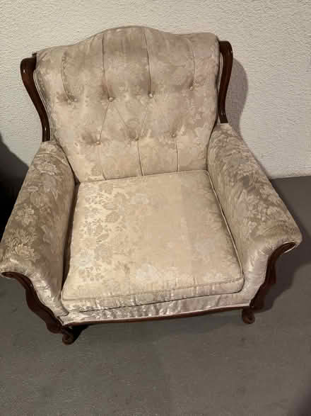 Photo of free Oversize Chair (Bradford/S.OrangeGrove91105) #2