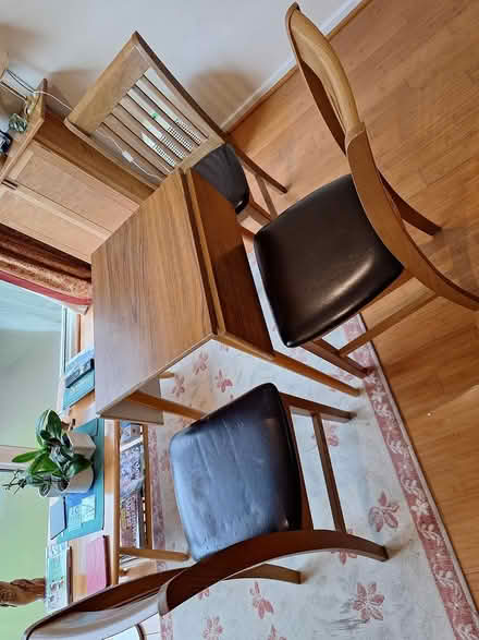 Photo of free Dining Room Table and Chairs (Oxford) #1