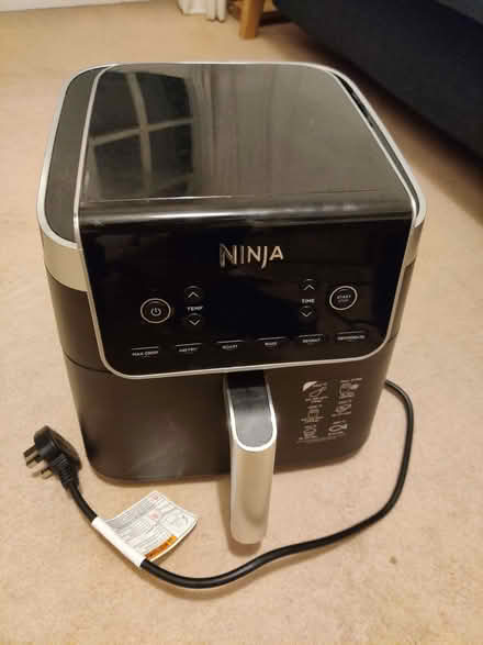 Photo of free Ninja Air Fryer PRO 4.7L with a broken case (Temple Fortune NW11) #2