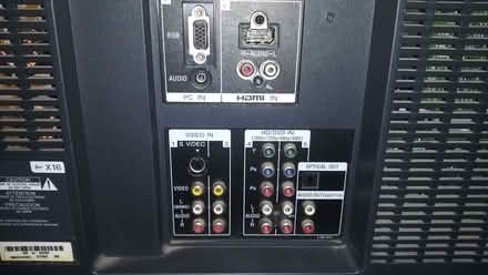 Photo of free Sony Bravia KDL-40S20L1 w/ Remote (Flanders NJ) #3