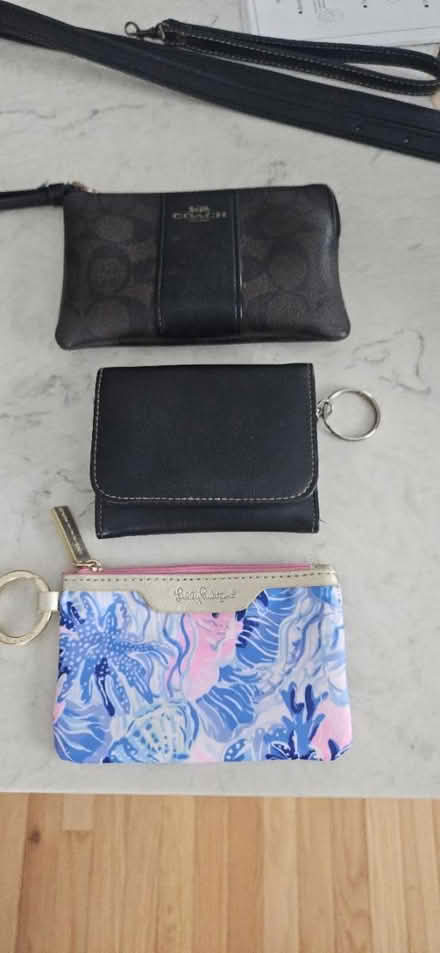 Photo of free Various wristlets/wallets (Off S. Tyler Road, St Charles) #1