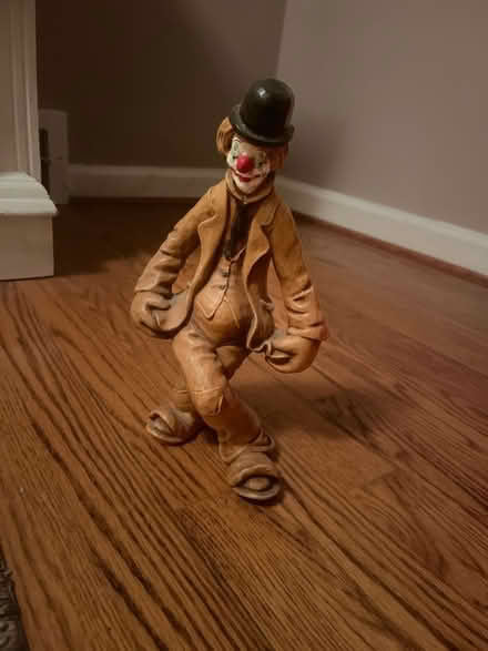 Photo of free Curtsying clown (Royal Oak, MI) #1