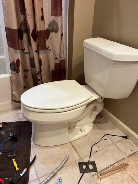 Photo of free Koehler toilet (Highlands Ranch) #1