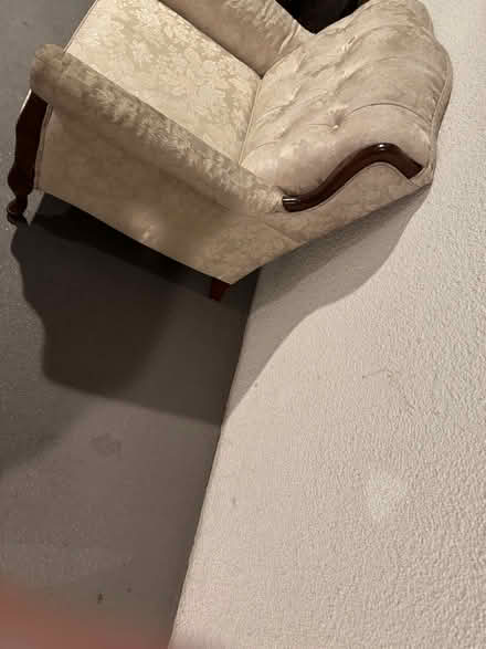 Photo of free Oversize Chair (Bradford/S.OrangeGrove91105) #3