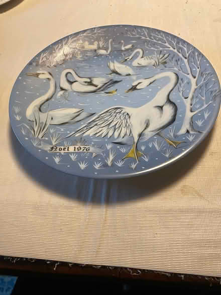 Photo of free Swan plate (East side of Columbia) #1