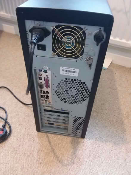 Photo of free V.old Desktop PC with PS2 keyboard spares/repairs/makeover (Westbury Fields BS9) #2