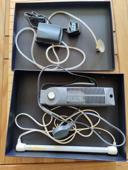 Photo of free Aquarium light and oxygen pump (North Tonbridge TN10) #1