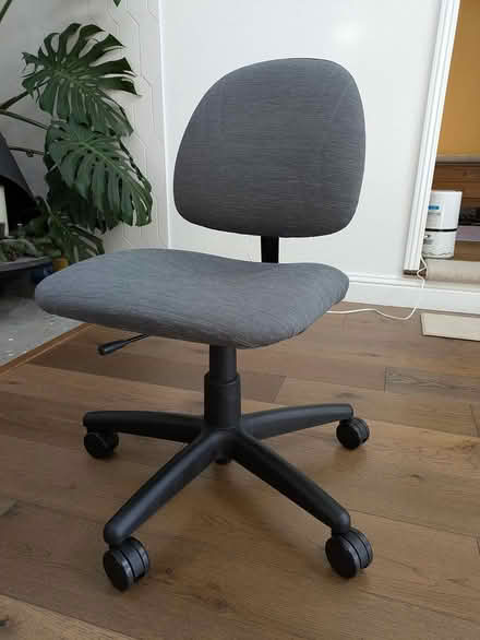 Photo of free Wheeled / swivel chair (Alameda) #1