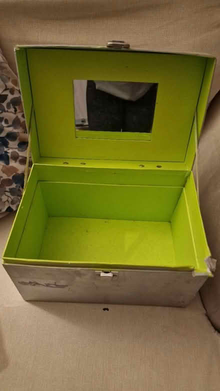Photo of free Small box (Kirk Hallam DE7) #2