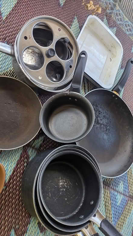 Photo of free some pans & pots (Camberwell SE5) #1