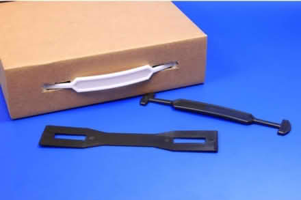 Photo of Cardboard box plastic handles (Boxmoor/Chaulden HP1) #2