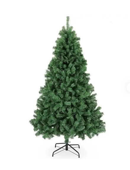 Photo of free 5 Ft Green Christmas Tree (Turf Hill GU18) #1