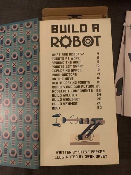 Photo of free “Build a robot” set (GU12) #3