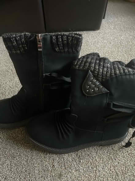 Photo of free Womens boots (CH49) #2