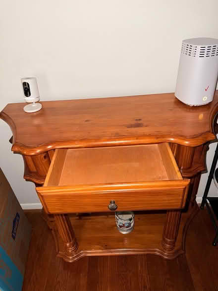 Photo of free Table (Lanham area- good luck road) #2