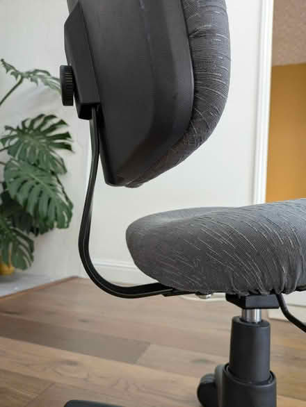 Photo of free Wheeled / swivel chair (Alameda) #2