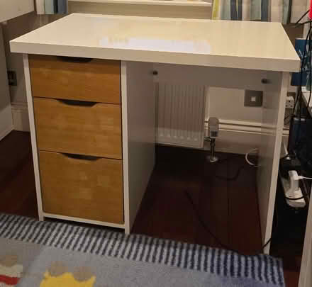 Photo of free Desk + Chair (Notting Hill W11) #2