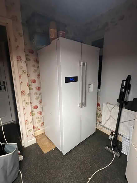 Photo of free Swan American fridge/freezer (Swindon SN2) #1