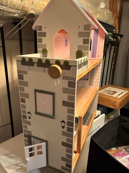 Photo of free Dolls house and furniture (Manor park E12) #2