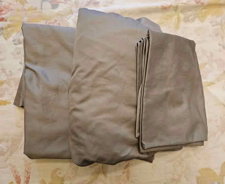Photo of free Grey twin sheet set (Wallingford) #1