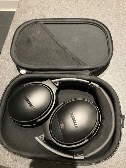 Photo of free Bose headphones (SE26) #1
