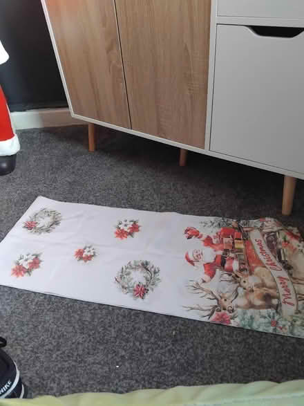 Photo of free xmas table runner (Lowedges. S8) #1