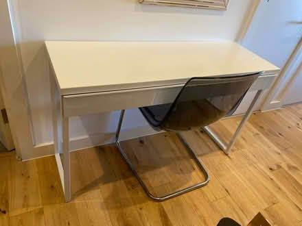 Photo of free Desk and chair (Bethnal Green E2) #1