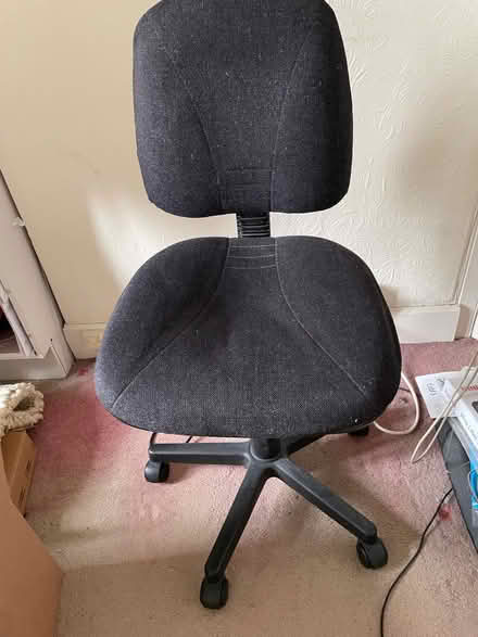 Photo of free Office chair (Phippsville) #1