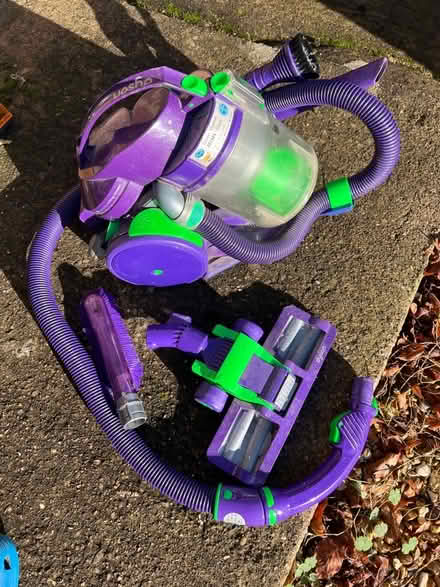 Photo of free Vacuum cleaner (Cutteslowe OX2) #3