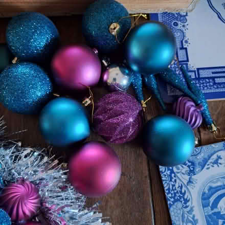 Photo of free Wreath and baubles (Rother TN35) #2