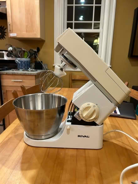 Photo of free Rival Stsnd Mixer (Huron Ave. Cambridge) #2