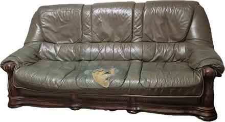 Photo of free 3piece leather Sofa Need Gone Today (SE5) #2