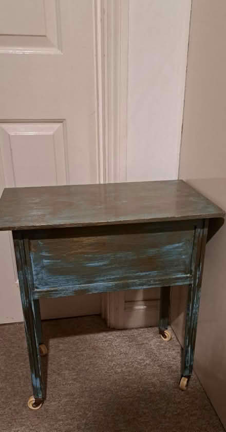 Photo of free Vintage sewing box (OX14 off Colwell Drive) #1