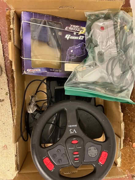 Photo of free PS1 steering wheel and 2 guns (Coney Hall BR4) #1