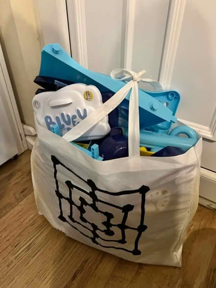 Photo of free Bluey kitchen (St Albans AL4) #2