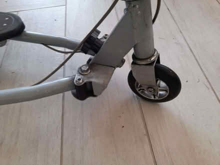 Photo of free Children's "Frog" kick scooter (Loughborough LE11) #4