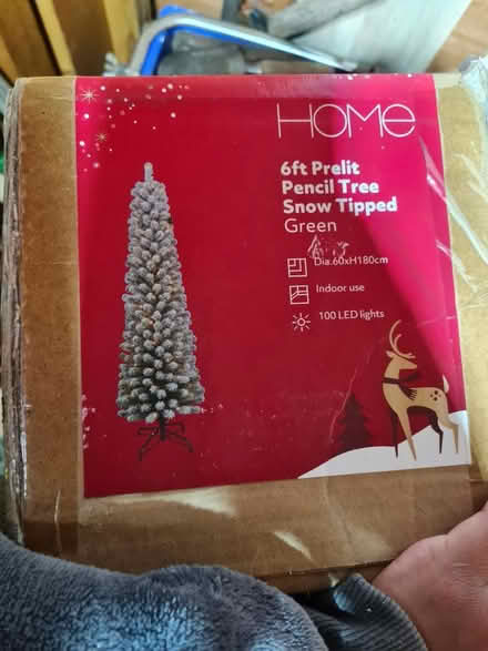 Photo of free Pre lit xmas tree (TW16) #2