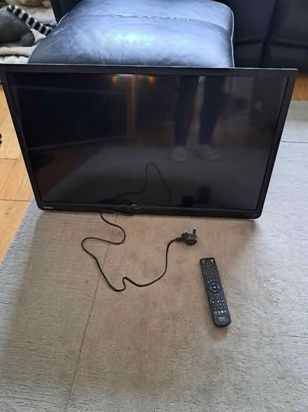 Photo of free 32in Toshiba TV (Woodley RG5) #1