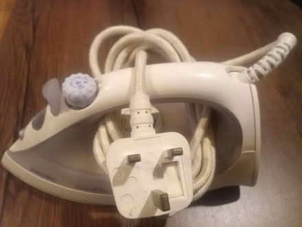 Photo of free Philips Comfort 1000 IRON (Yardley B25) #1