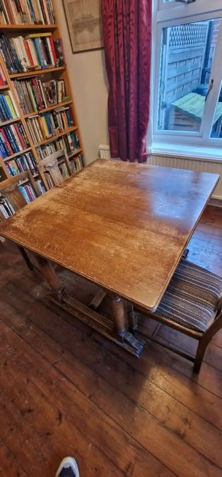 Photo of free 1930's Extending Oak Table (Wokingham RG41) #1
