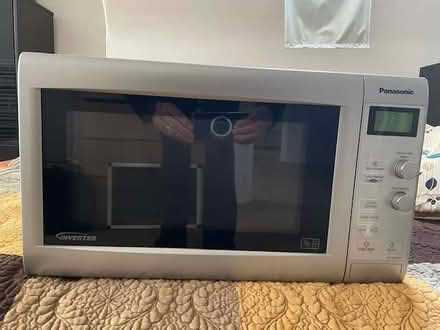 Photo of free Microwave (Kew TW9) #1