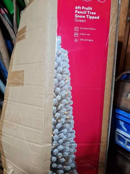 Photo of free Pre lit xmas tree (TW16) #1