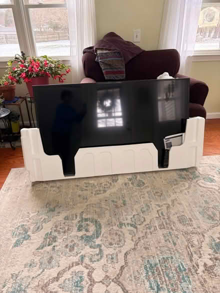 Photo of free Samsung tv (Metrowest/ middlesex) #1
