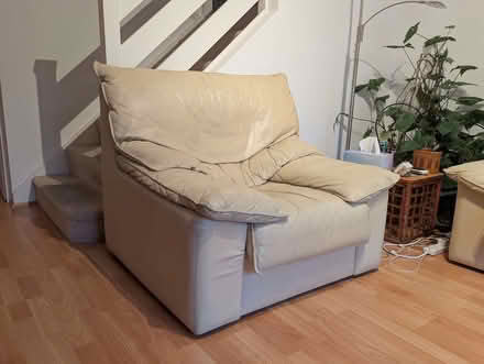 Photo of free sofa and armchairs (Radlett WD7) #2