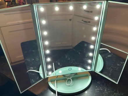 Photo of free Lighted vanity makeup mirror (Forest Hills, Queens) #1