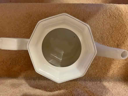Photo of free Unused china teapot (Linslade LU7) #1