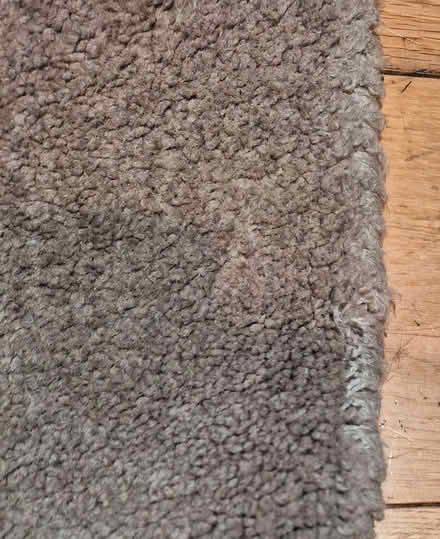 Photo of free Grey rug 121 x 182 cm, 100% wool (Kennington SE11) #3
